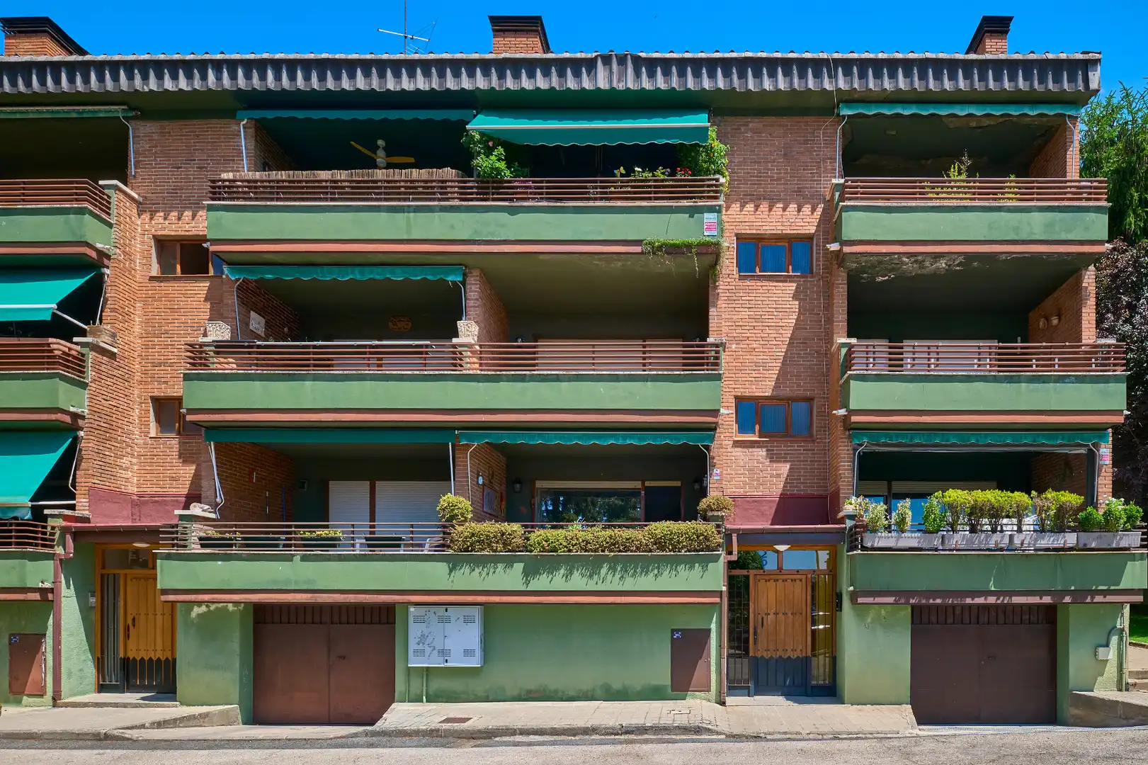 Außenansicht von Wohnung zum Verkauf in Collado Mediano mit Heizung, Terrasse und Abstellraum