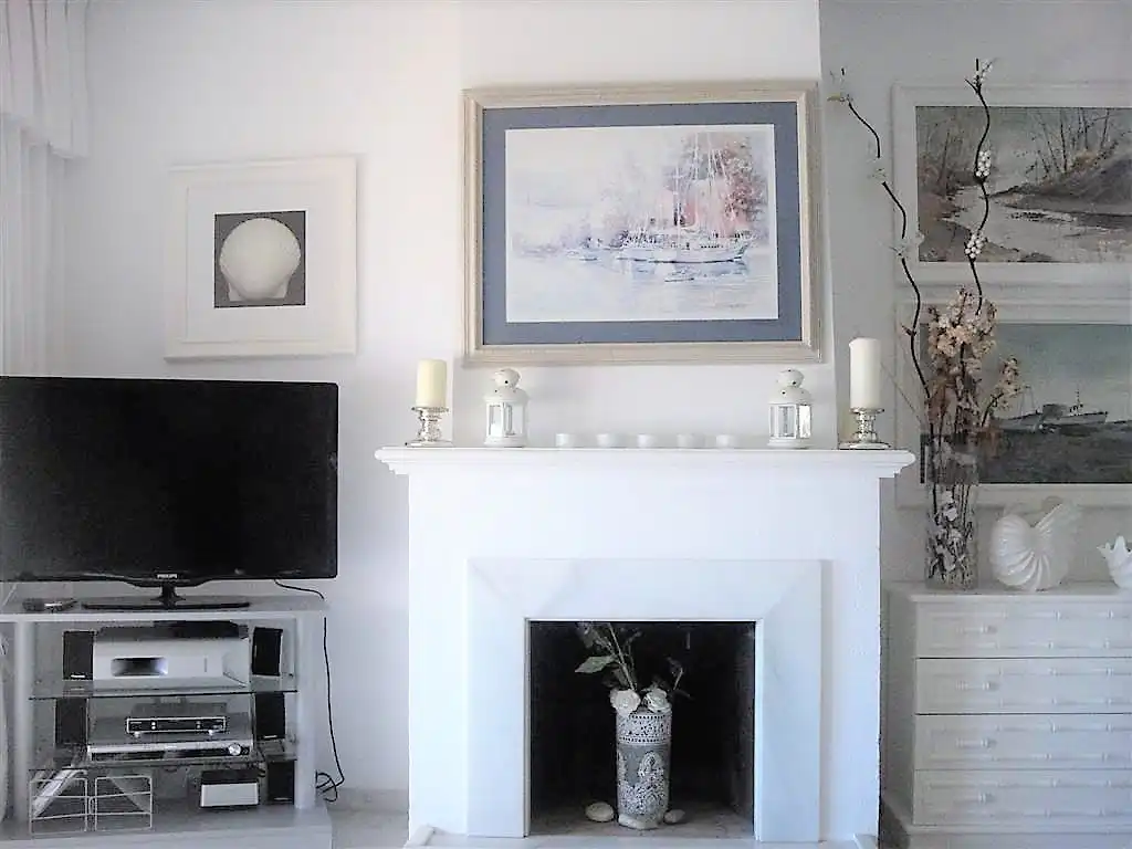 Living room of Detached homes for sale in Estepona  with Air Conditioner, Heating and Terrace