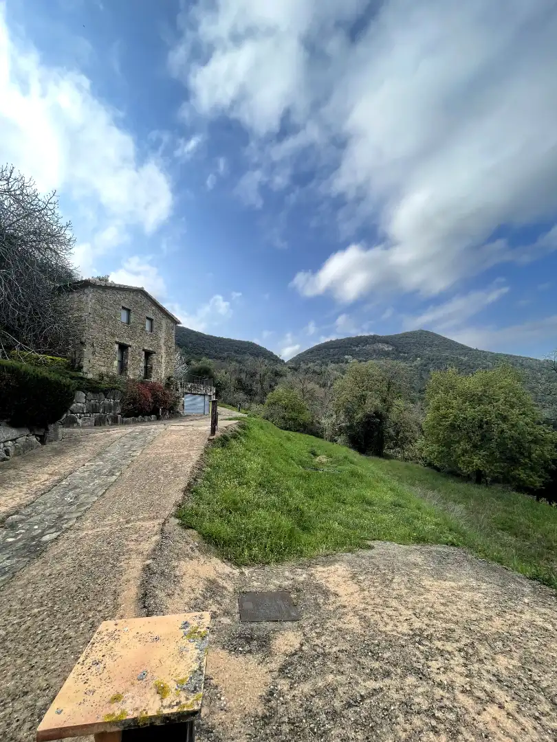 Vista exterior de Finca rústica en venda en Mieres (Girona) amb Calefacció, Parquet i Terrassa