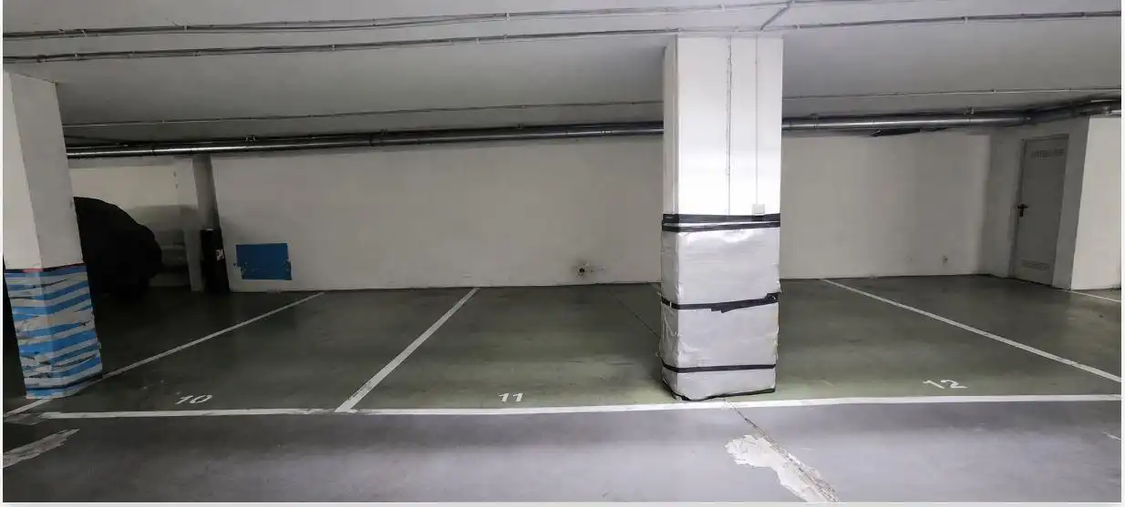 Aparcament de Pis en venda en Torrelavega  amb Calefacció, Traster i Balcó