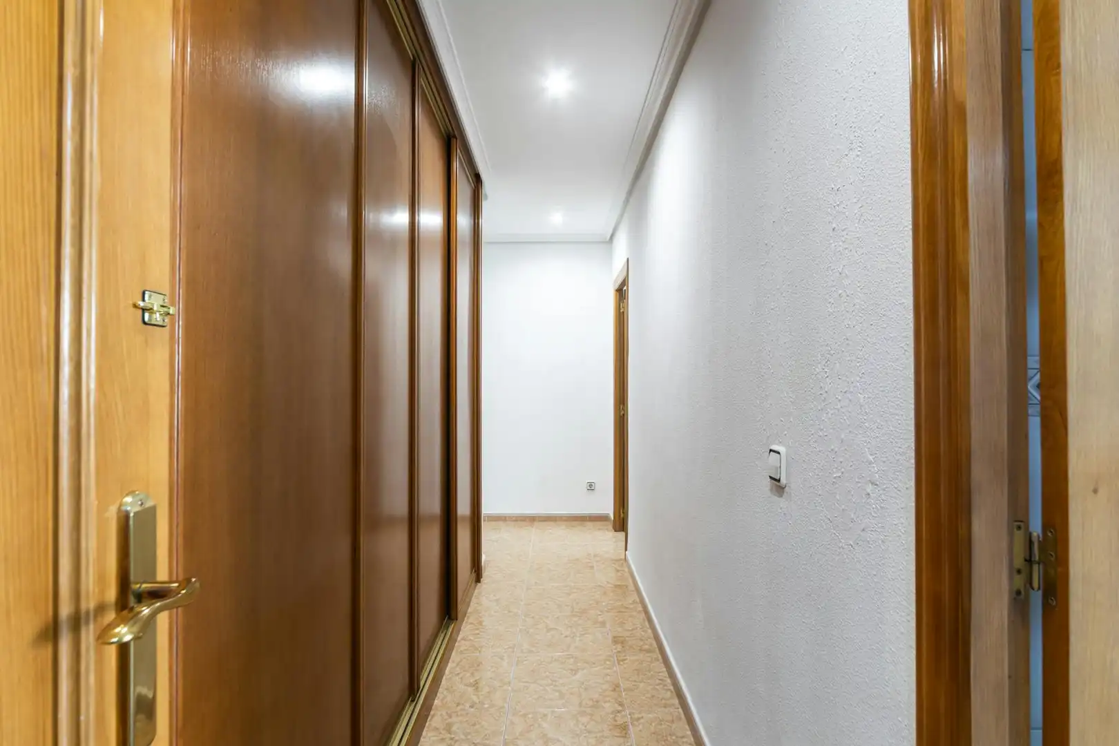 Flat for share in Valencia  with Heating and Washing machine
