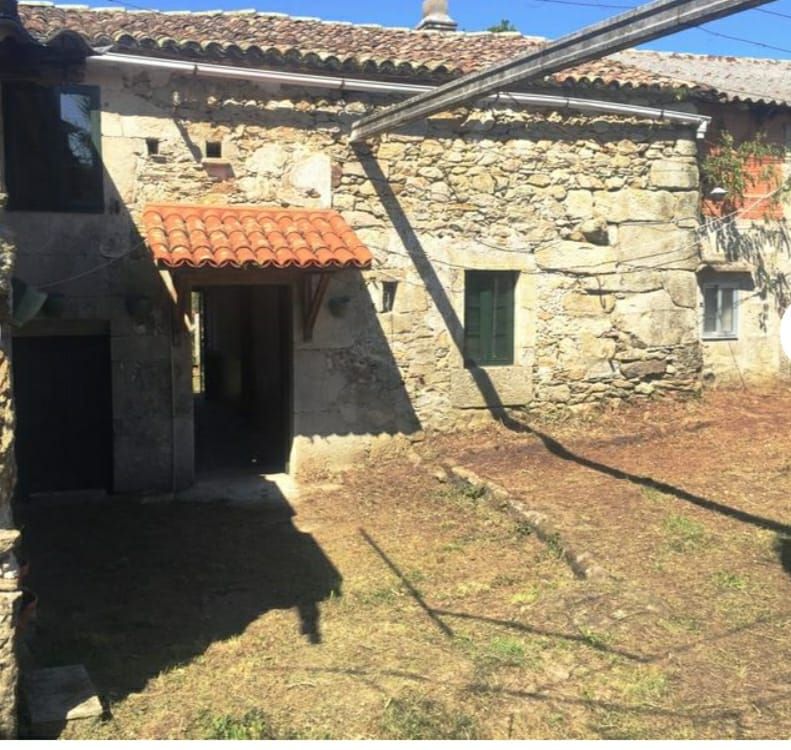 Vista exterior de Casa o xalet en venda en Moraña amb Jardí privat