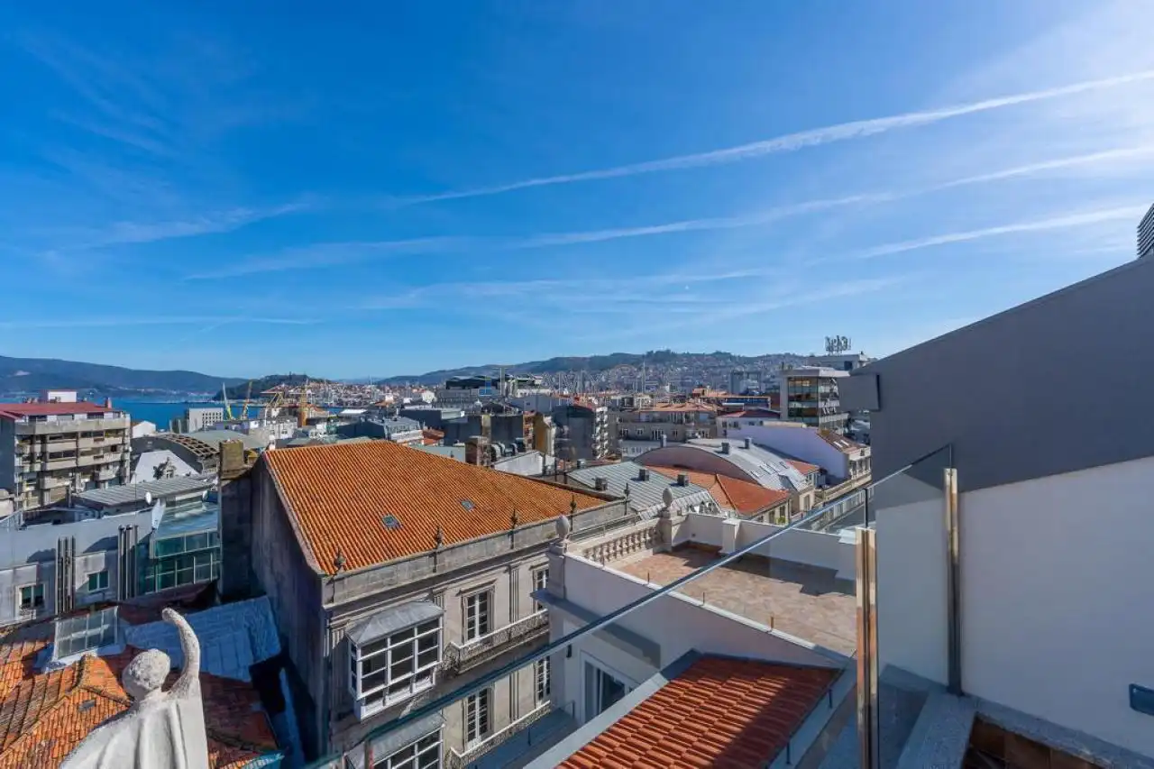 Vista exterior de Pis en venda en Vigo  amb Calefacció i Terrassa