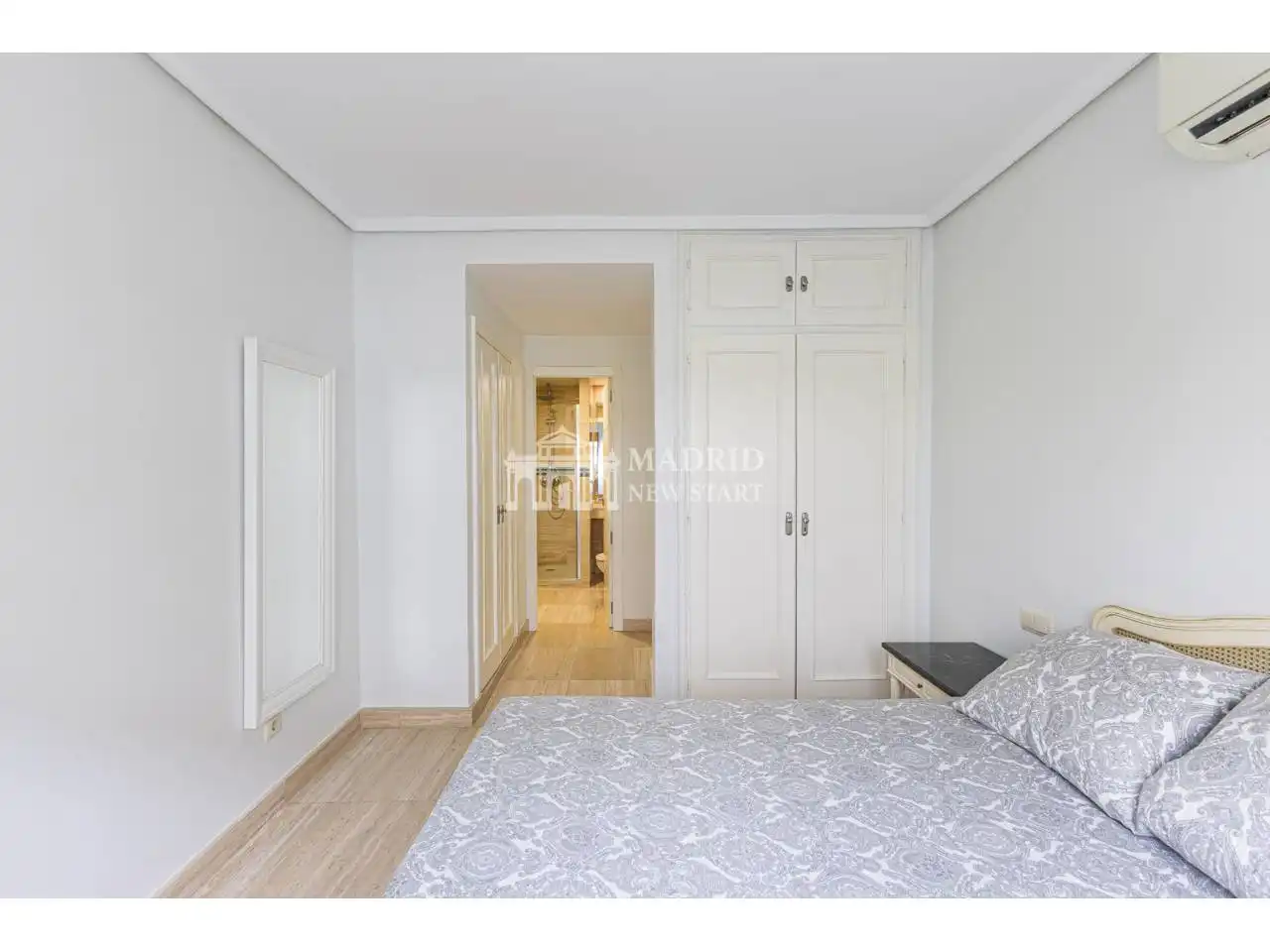 Bedroom of Flat for rent in Madrid  with Air Conditioner, Heating and Furnished