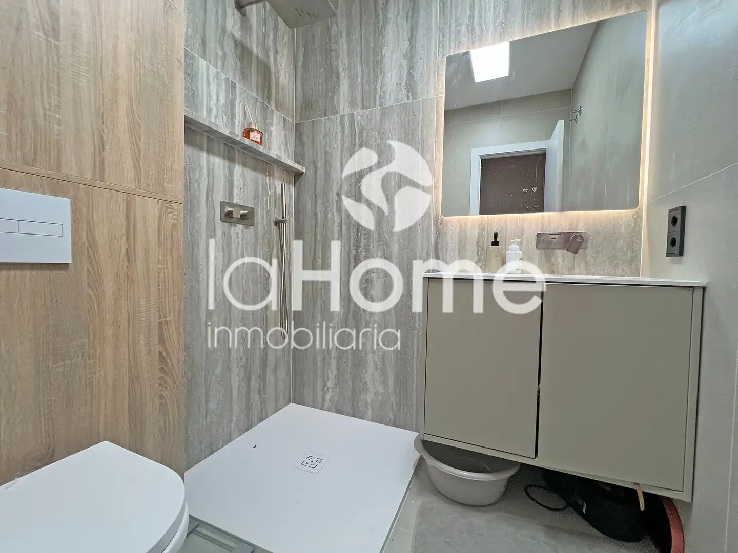 Badezimmer von Wohnung zum Verkauf in Paterna mit Klimaanlage, Heizung und Parkett