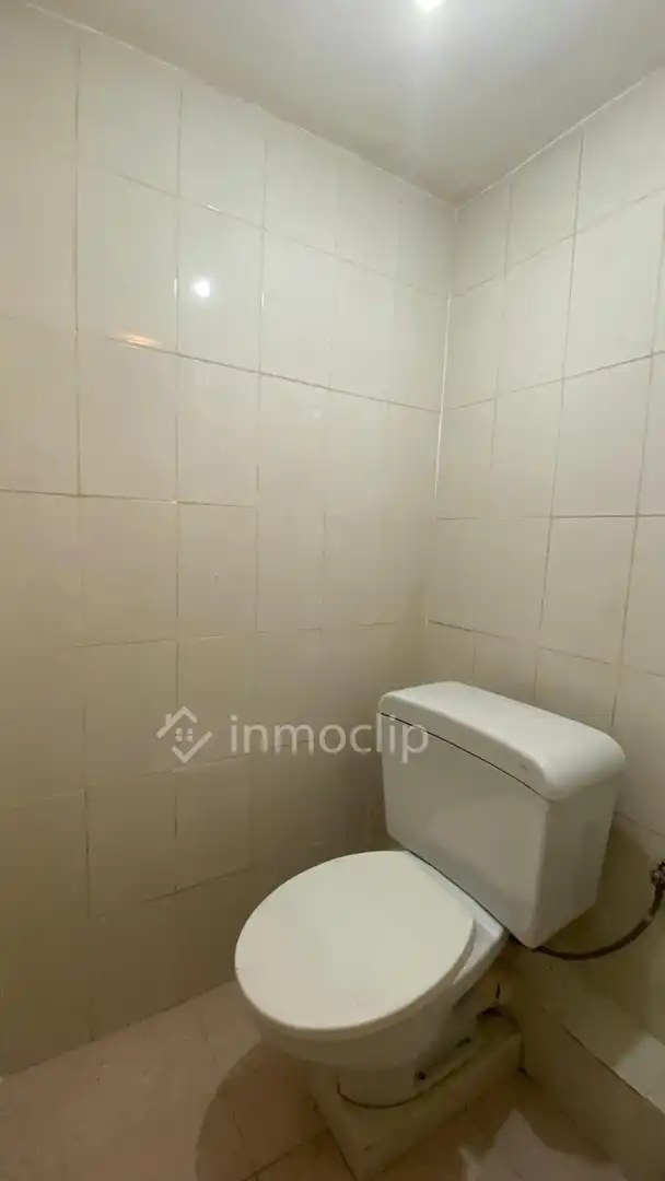 Bathroom of Commercial properties for rent in Salamanca