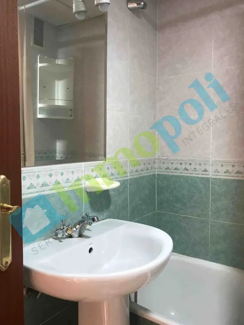 Badezimmer von Wohnung zur Miete in Badajoz mit Klimaanlage, Möbliert und Ofen