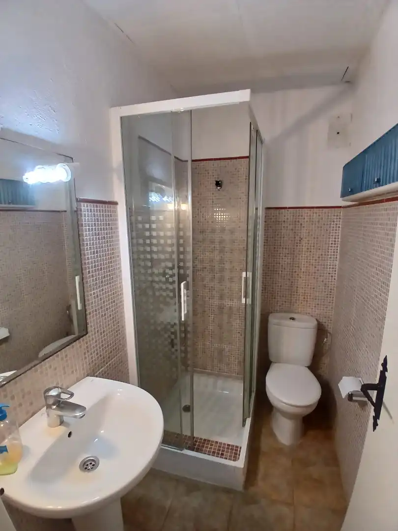 Baño de Finca rústica de alquiler en Alcanar con Jardín privado, Terraza y Piscina