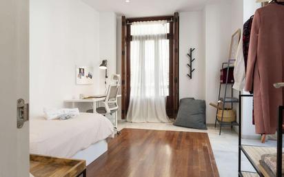 Bedroom of Flat to share in  Valencia Capital  with Air Conditioner and Terrace