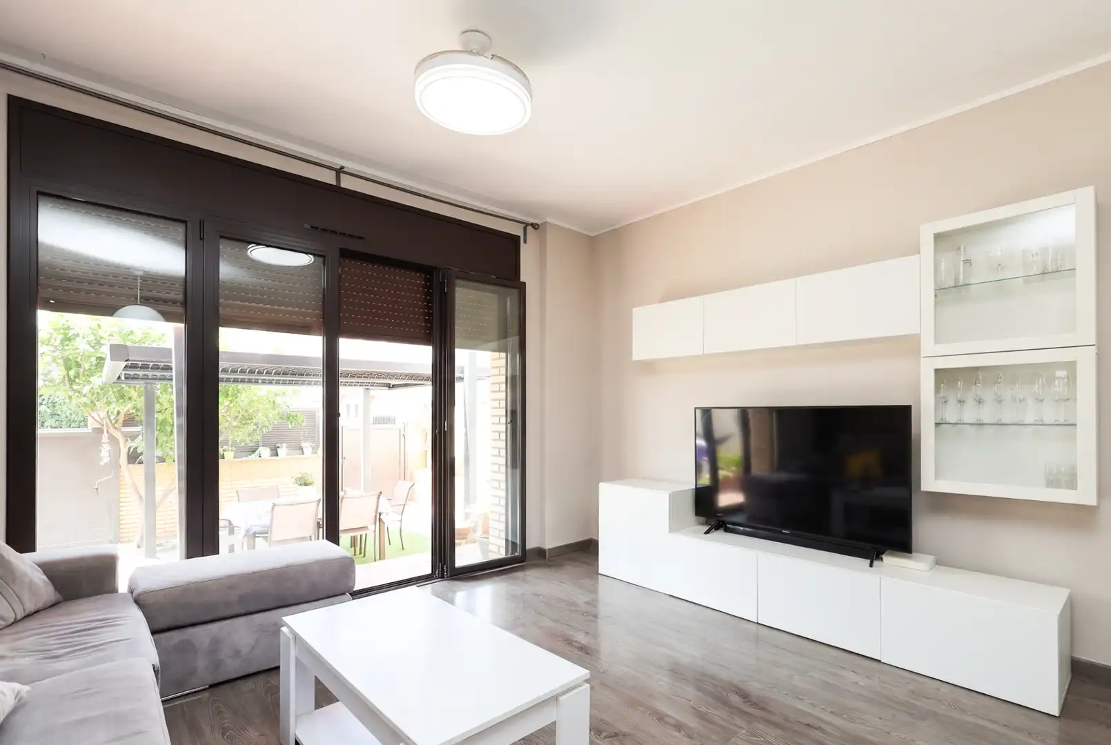 Sala de estar de Casa o chalet en venta en Viladecans con Aire acondicionado, Calefacción y Jardín privado