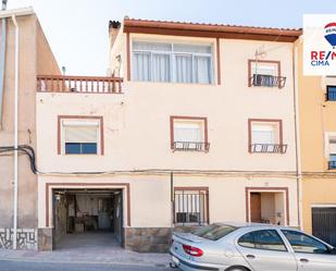 Vista exterior de Casa adosada en venda en Zújar amb Aire condicionat i Terrassa