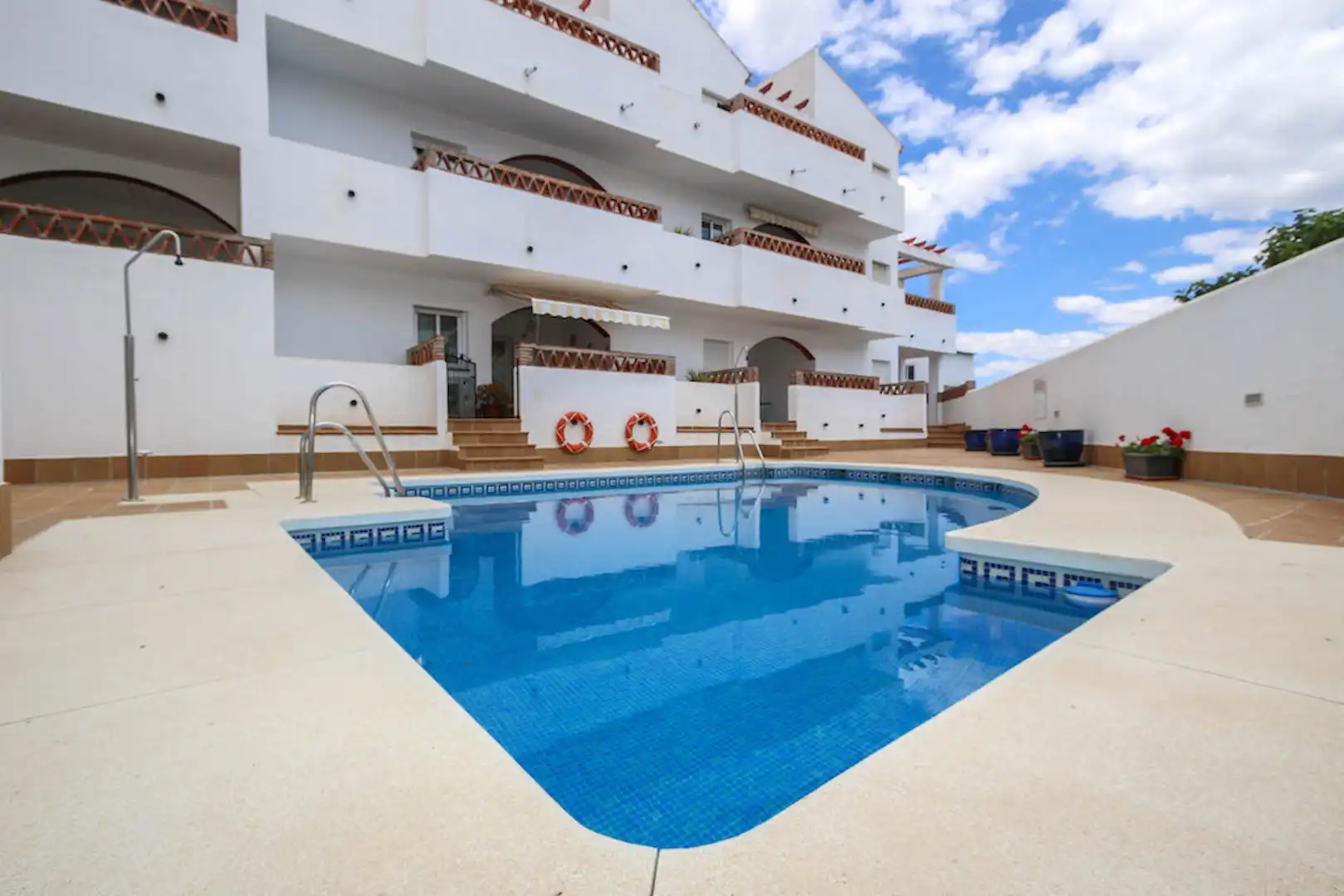 Piscina de Piso en venta en Alozaina