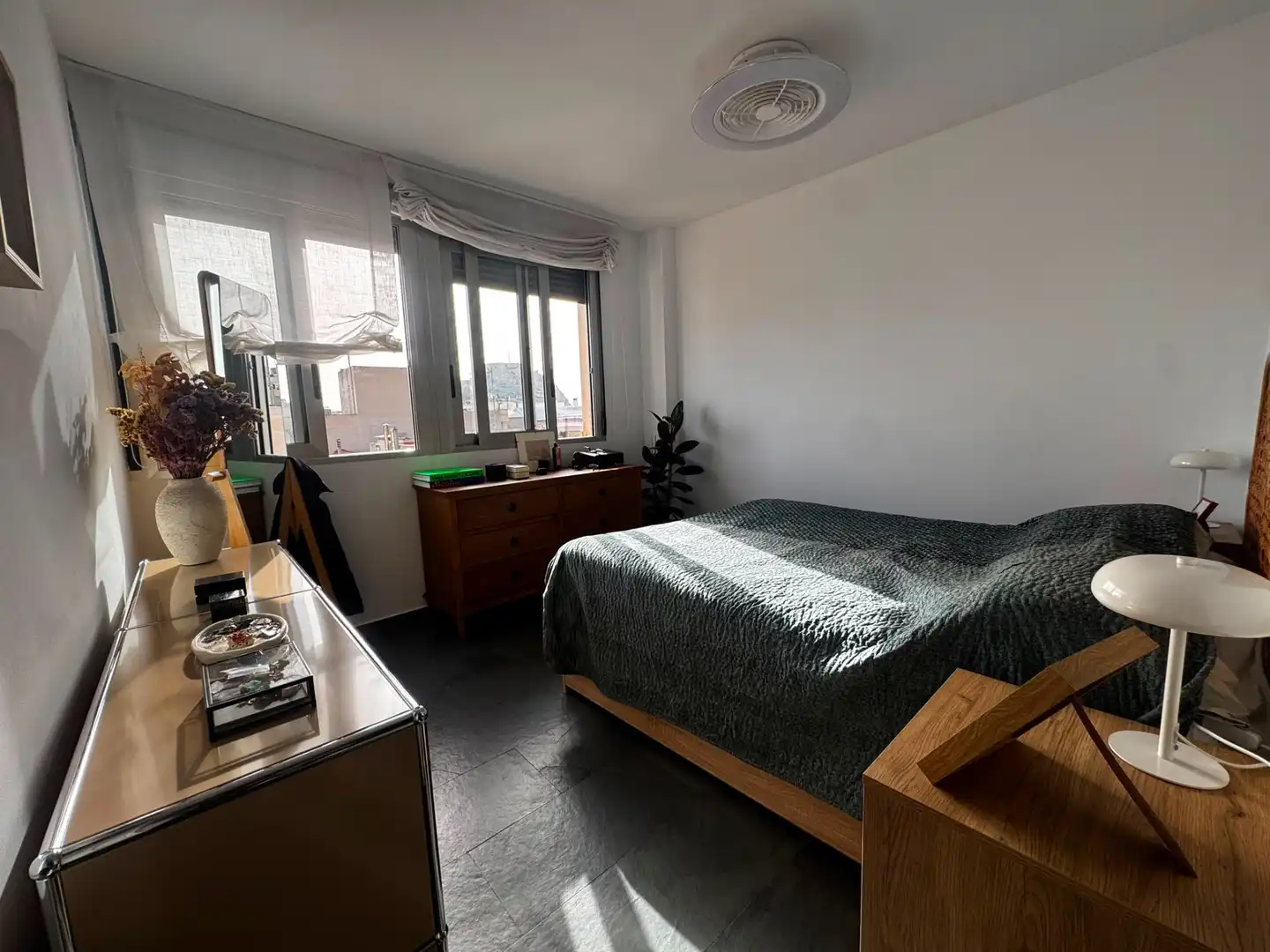 Habitación de Ático en venta en Alicante / Alacant con Aire acondicionado, Terraza y Amueblado