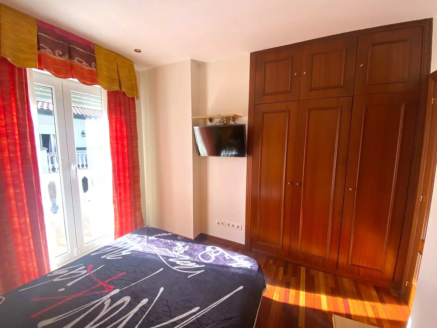 Habitación de Casa o chalet en venta en Castro-Urdiales con Calefacción, Jardín privado y Terraza