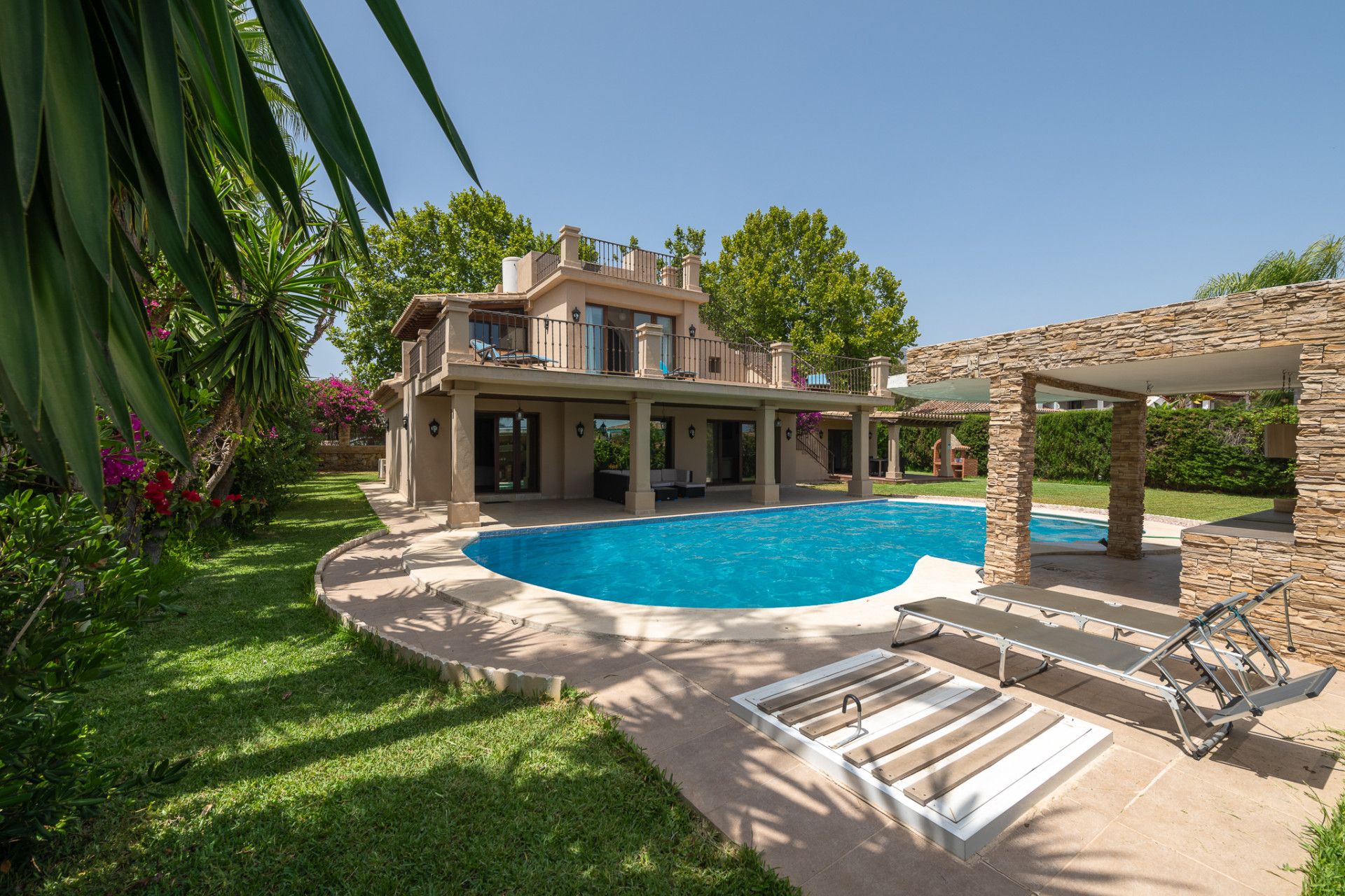 Garden of House or chalet for sale in Marbella  with Air Conditioner, Heating and Private garden