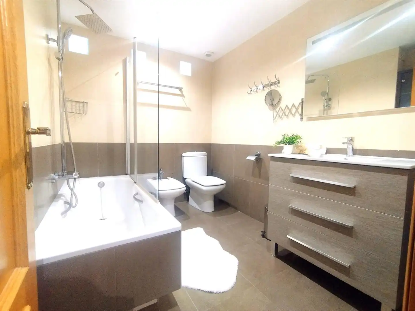 Baño de Piso en venta en Valencia con Aire acondicionado y Balcón