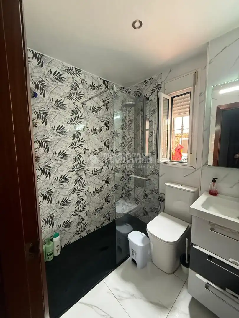 Bathroom of Flat for sale in Huelva