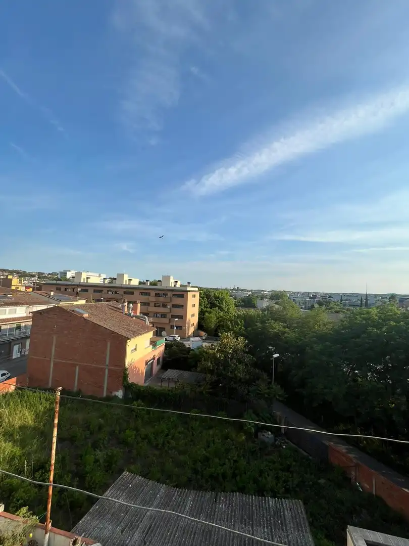 Vista exterior de Pis en venda en Girona amb Aire condicionat, Calefacció i Balcó