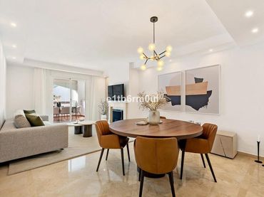 Apartament amb piscina en venda a Nueva Andalucía