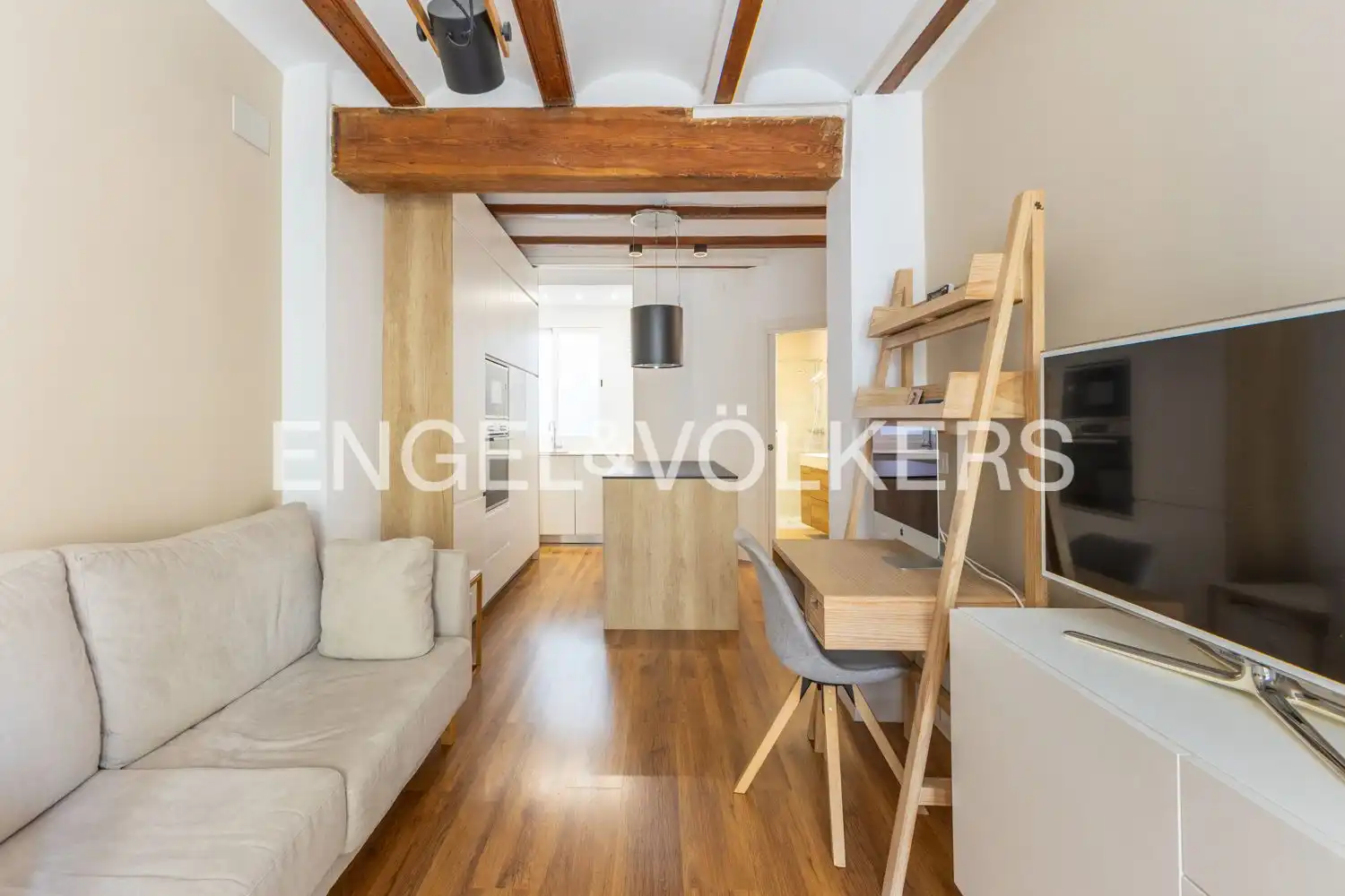 Sala d'estar de Pis de lloguer en Valencia amb Calefacció, Parquet i Moblat