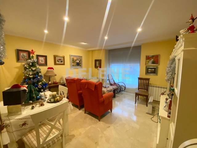 Piso en Venta en Plaza Santa Ana en Hellín