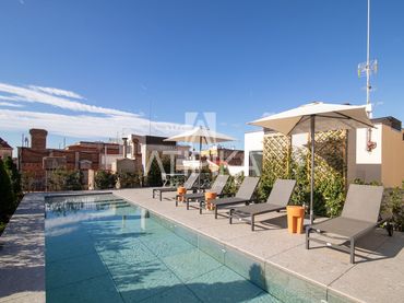 Flat with pool to rent in Consell de Cent