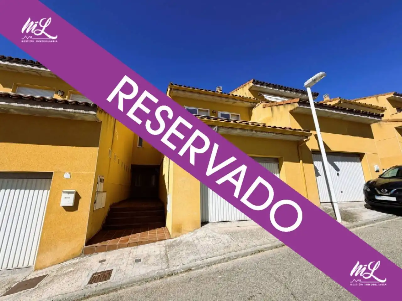 Vista exterior de Casa adosada en venda en Toledo amb Calefacció, Jardí privat i Terrassa