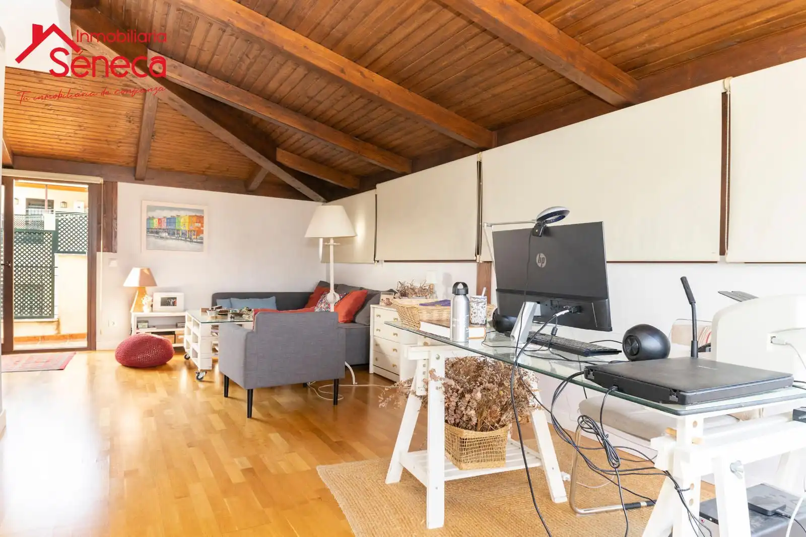 Sala de estar de Casa adosada en venta en Córdoba con Aire acondicionado, Calefacción y Jardín privado