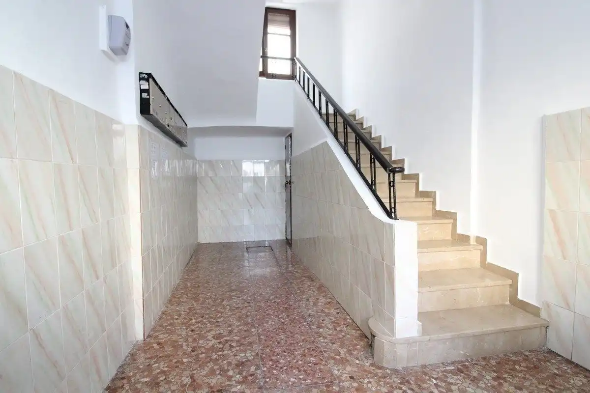 Flat for rent in Granada  with Air Conditioner, Heating and Furnished