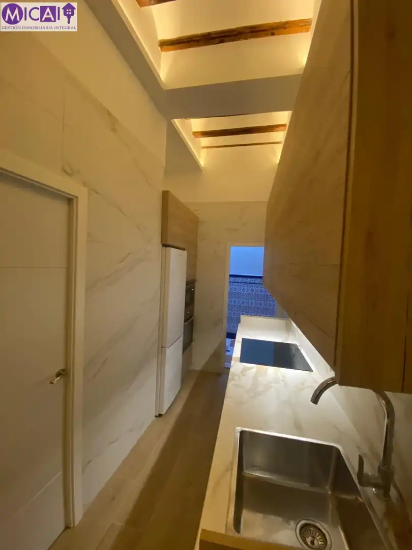 Cuina de Planta baixa en venda en Cádiz amb Moblat