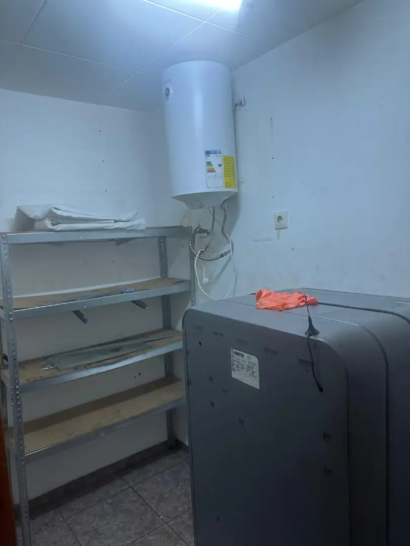 Business premises to rent in Carrer Cronista Pareja 83, imagen 9