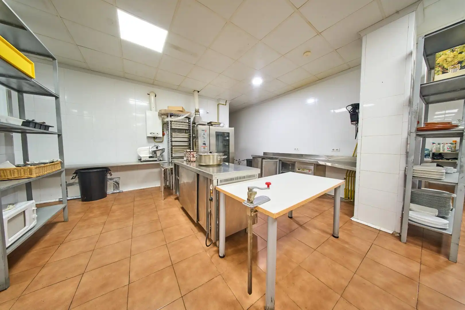Kitchen of Commercial properties for sale in Castillo de Locubín