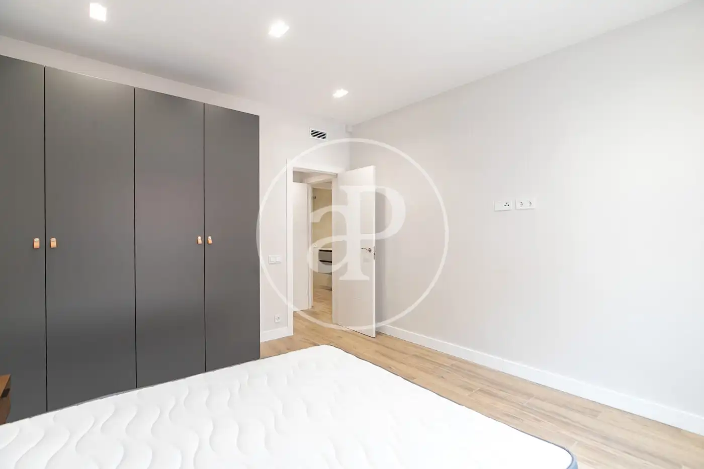 Schlafzimmer von Wohnung zum Verkauf in Barcelona mit Klimaanlage, Heizung und Möbliert