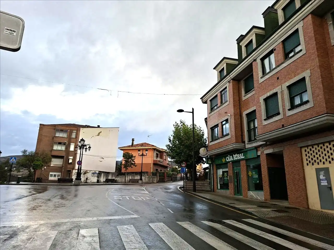 Vista exterior de Traster en venda en Oviedo 