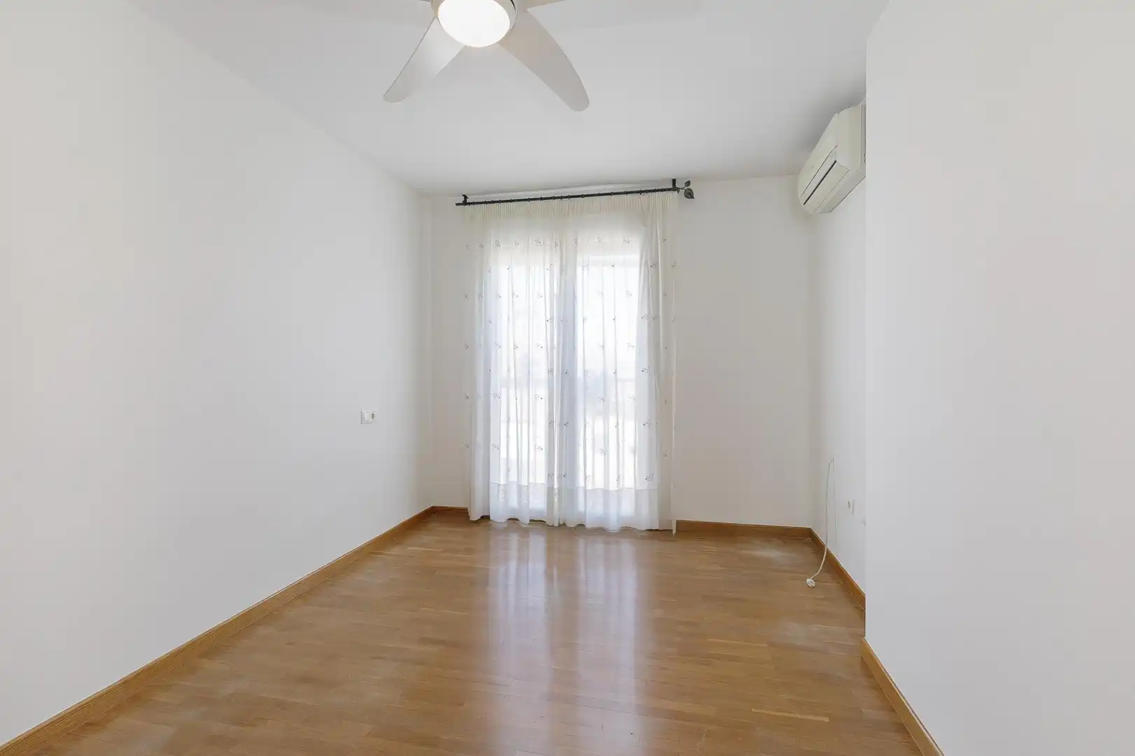 Habitación de Casa o chalet en venta en La Zubia con Calefacción, Jardín privado y Terraza