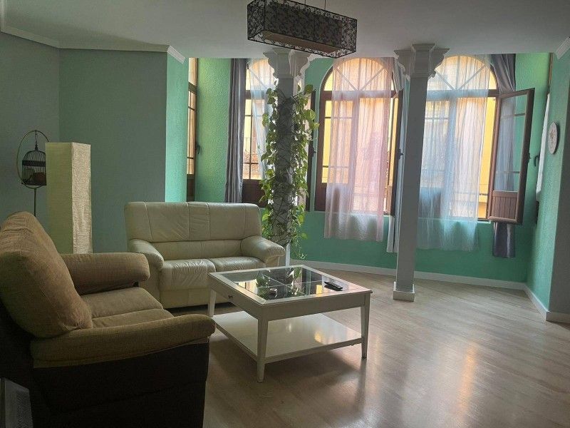 Sala d'estar de Pis en venda en Cáceres Capital amb Jardí privat