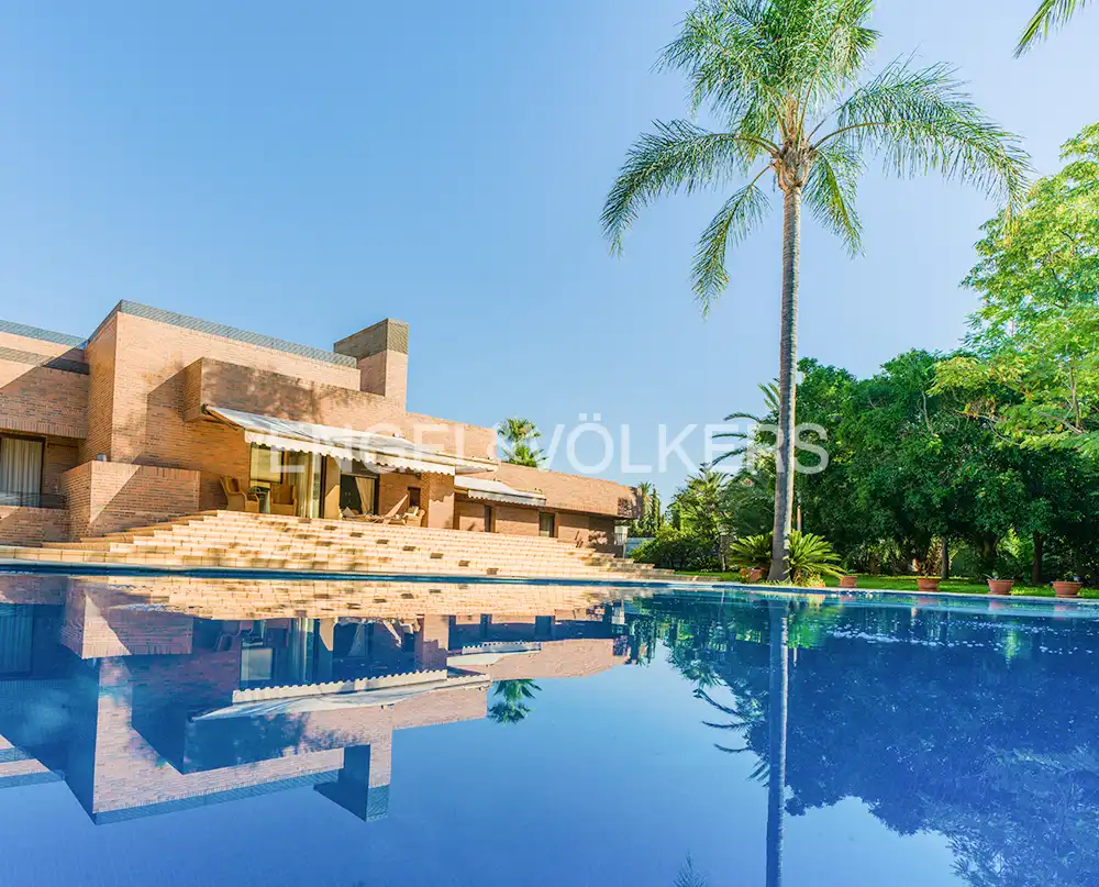 House with terrace for sale in La Algoda - Matola - Llano de San José