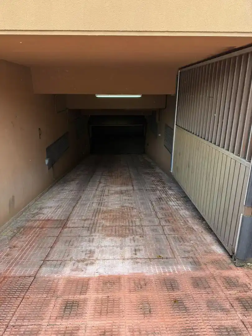 Garage for sale in Villa de Vallecas