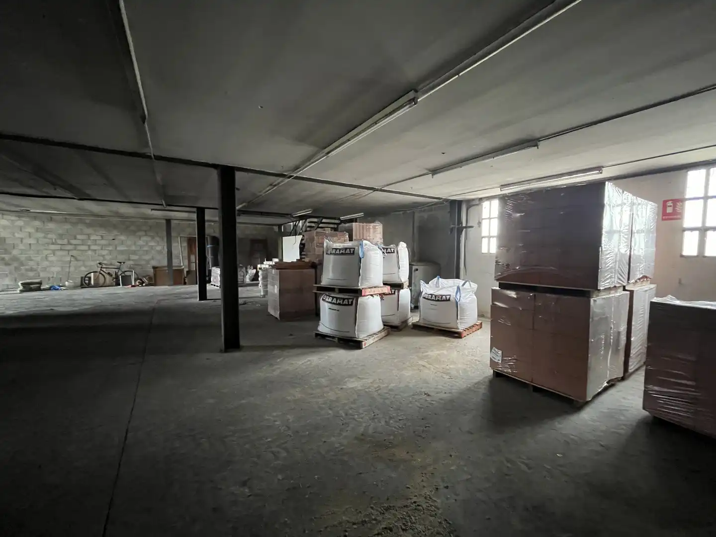 Fabrikhallen zur Miete in Sallent