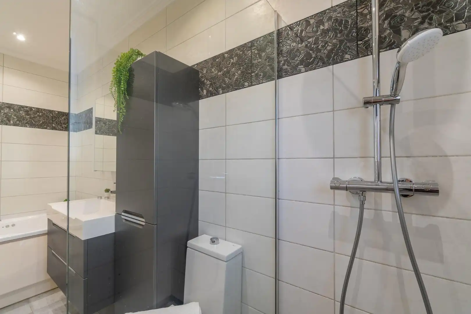 Bany de Casa o xalet en venda en Orihuela amb Aire condicionat, Calefacció i Jardí privat