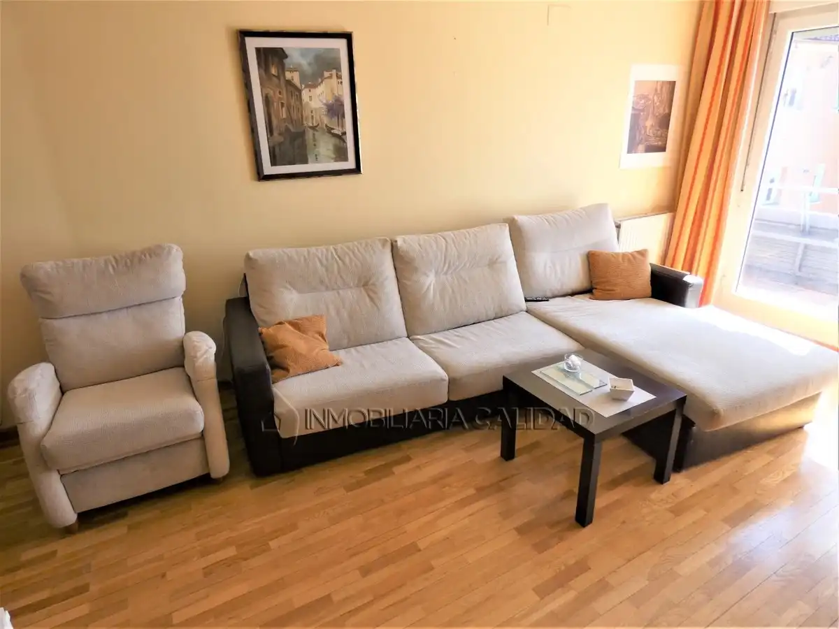 Living room of Flat for rent in Burgos  with Heating, Terrace and Furnished