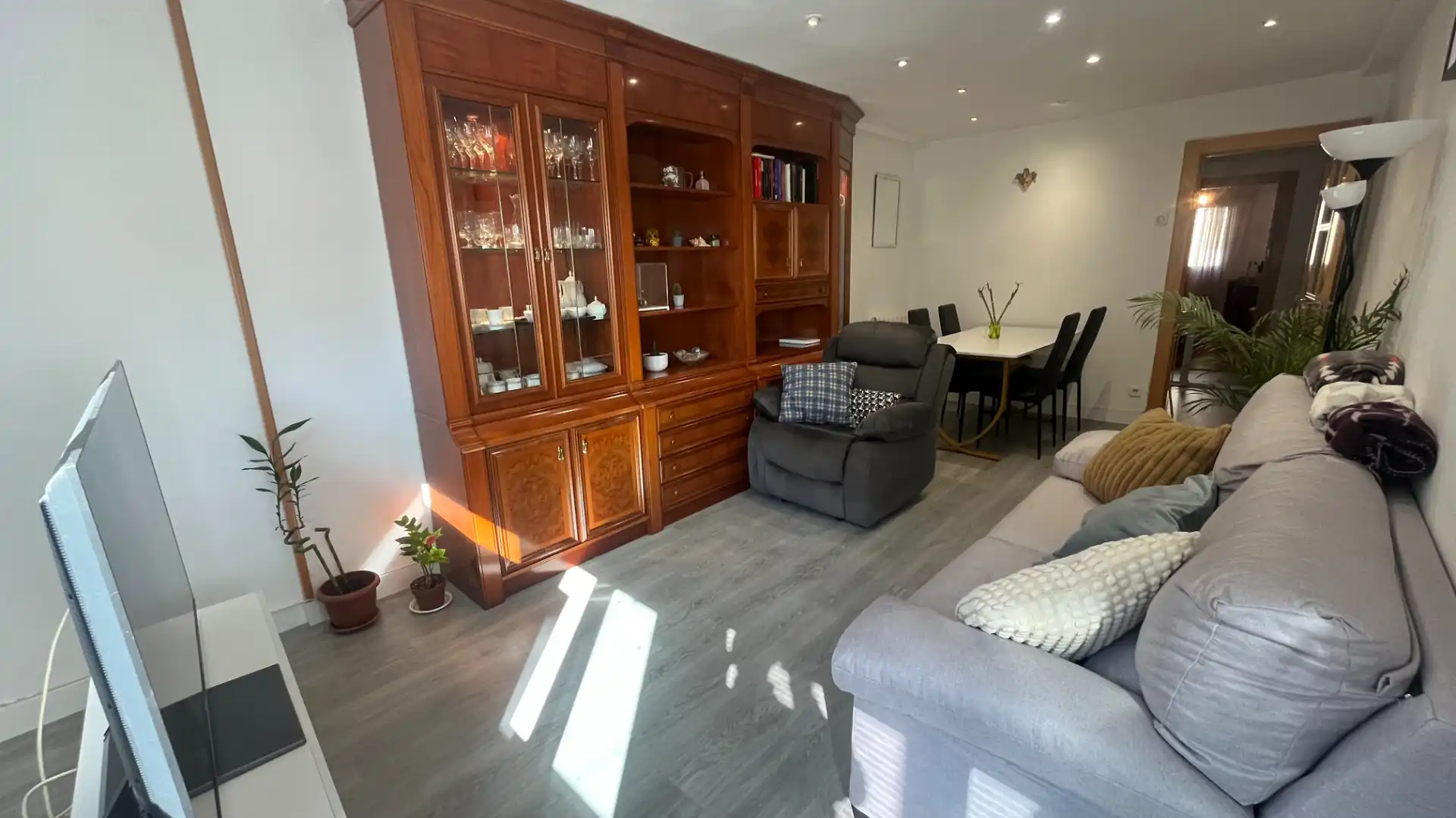 Sala d'estar de Pis en venda en Valladolid amb Calefacció i Parquet