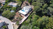 Vista exterior de Casa o xalet en venda en Cabrils amb Calefacció, Jardí privat i Terrassa