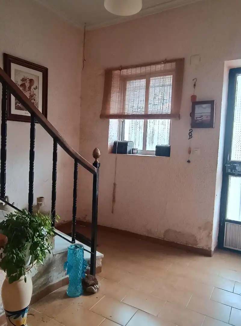 Casa o xalet en venda en Venta del Moro amb Terrassa, Traster i Moblat
