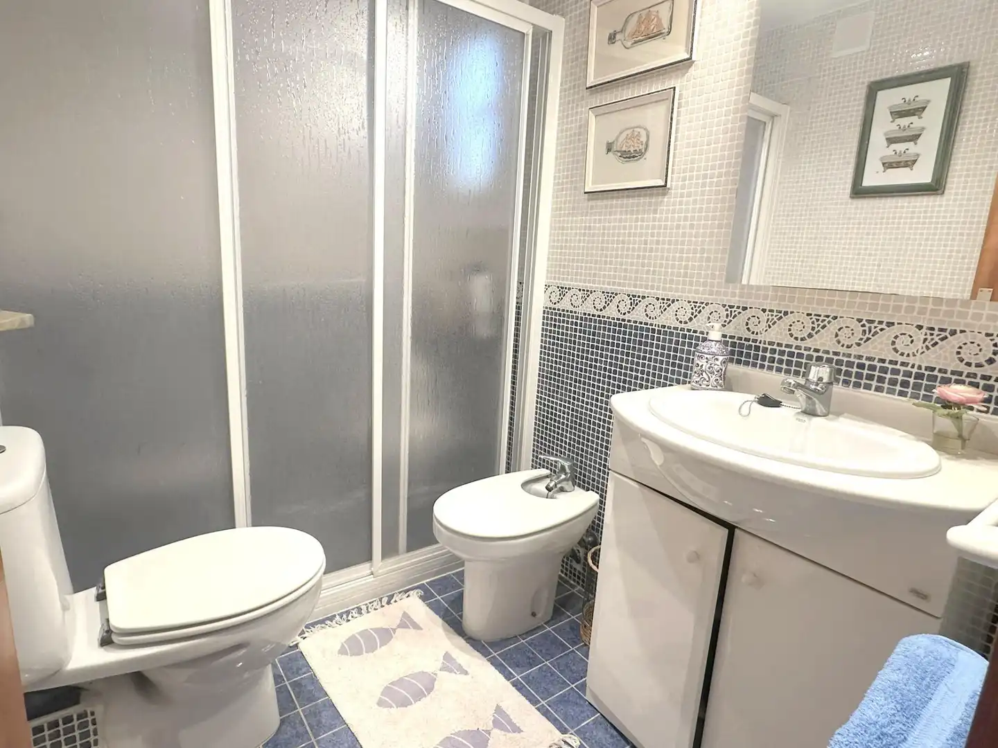 Badezimmer von Wohnung zum Verkauf in Calafell mit Klimaanlage, Heizung und Terrasse