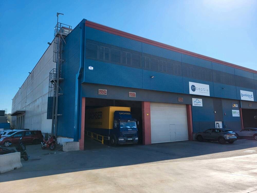 Vista exterior de Nau industrial de lloguer en Sant Andreu de la Barca
