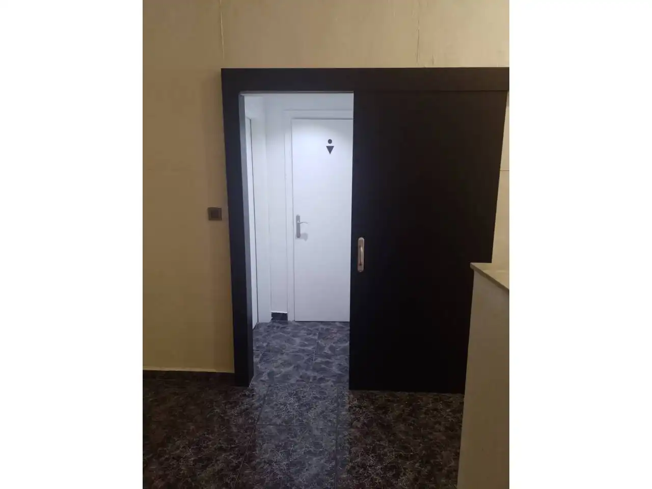 Business premises for transfer in Calle Francesc Perera 4, imagen 6