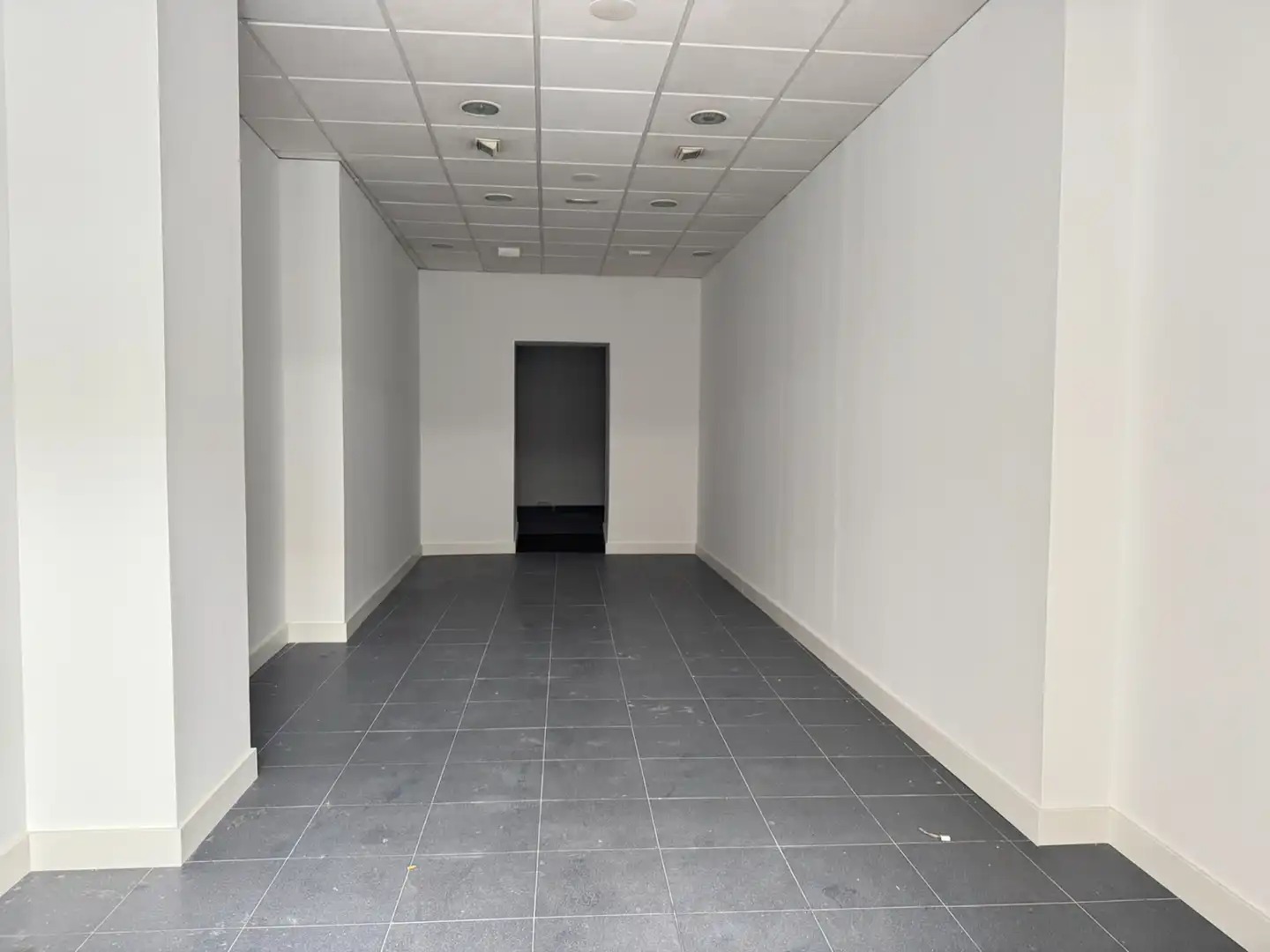 Local comercial de lloguer a Calle Azara 3, imagen 3