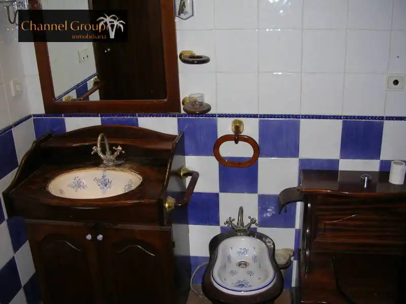 Baño de Piso de alquiler en Elche / Elx con Terraza, Trastero y Amueblado