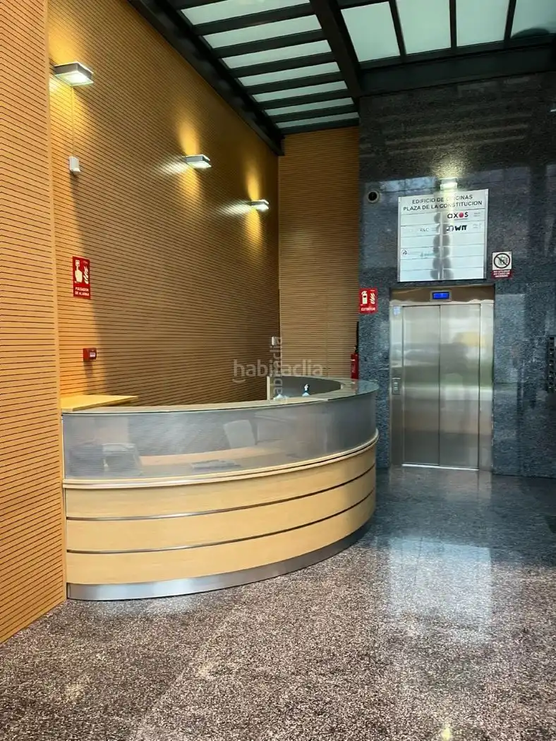 Oficina amb ascensor en venda a Calle Alcalde Marciano Rivas 4